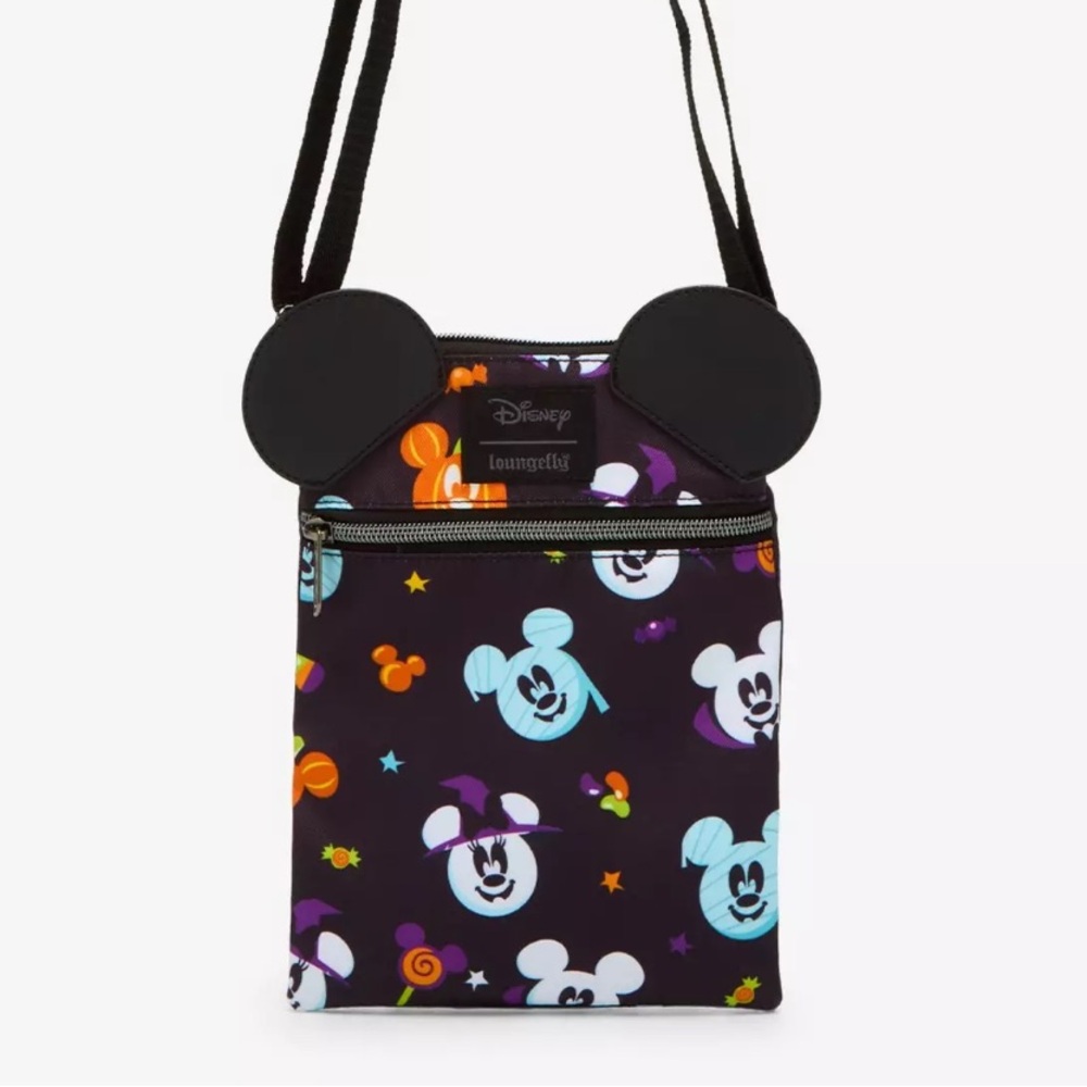 NWT Loungefly Mickey Ghost Pumpkin All Over Print Figears Passport Bag